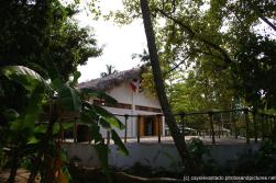 White building at Cayo Levantado.jpg