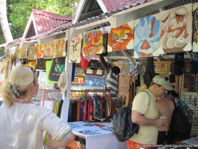 Art and apparel shop at Cayo Levantado.jpg