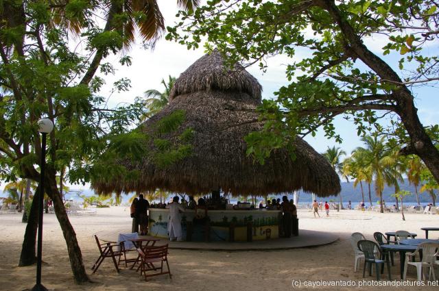 Cayo Levantado beach bar.jpg