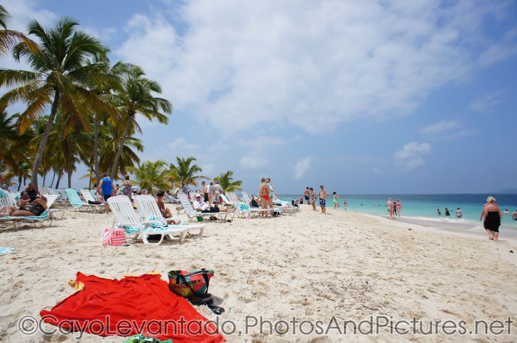 Great weather at Cayo Levantado beach.jpg