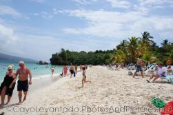 Beach-goers at Cayo Levantado.jpg