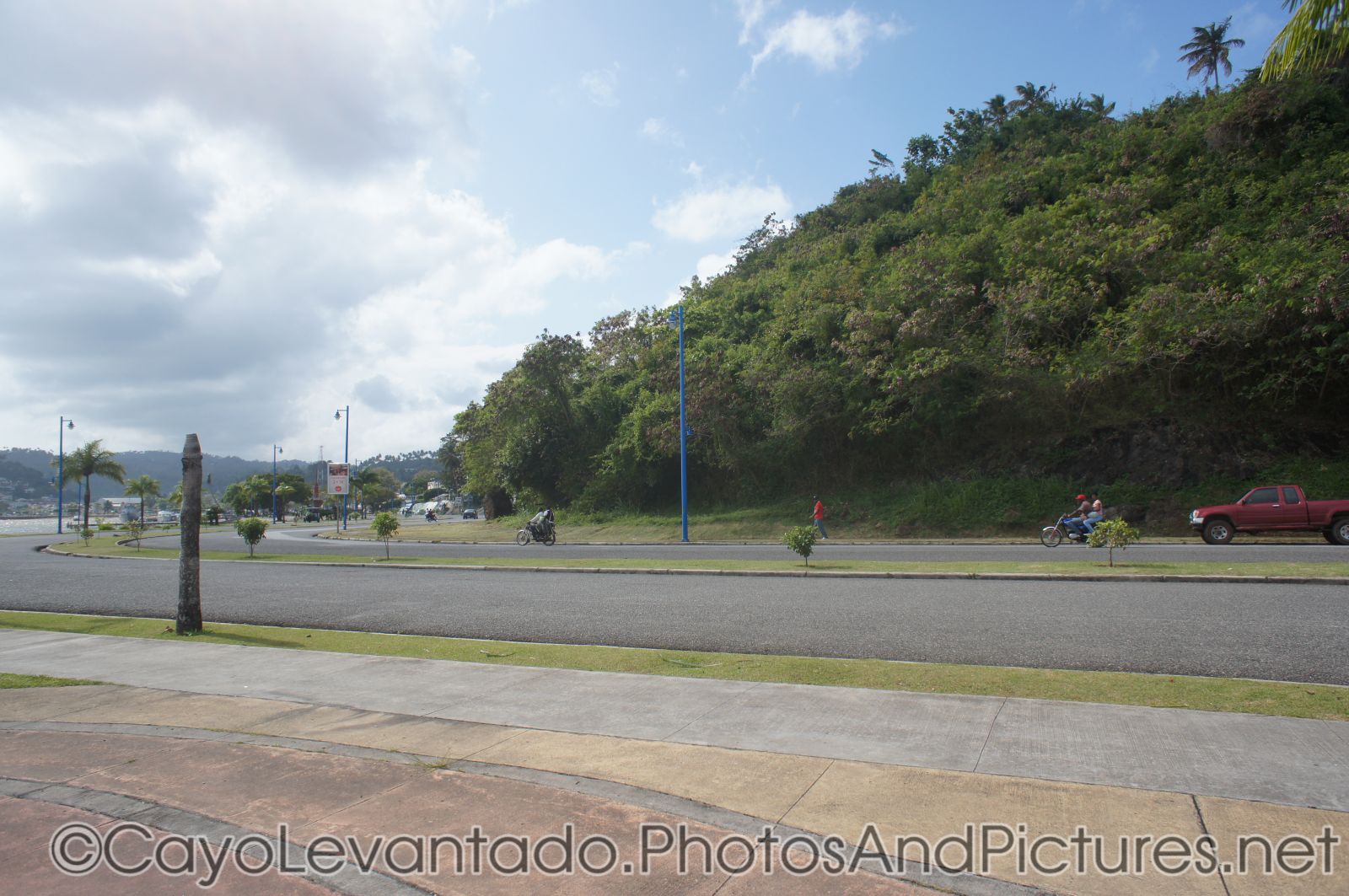 Coastal road at Santa Barbara Samana.jpg