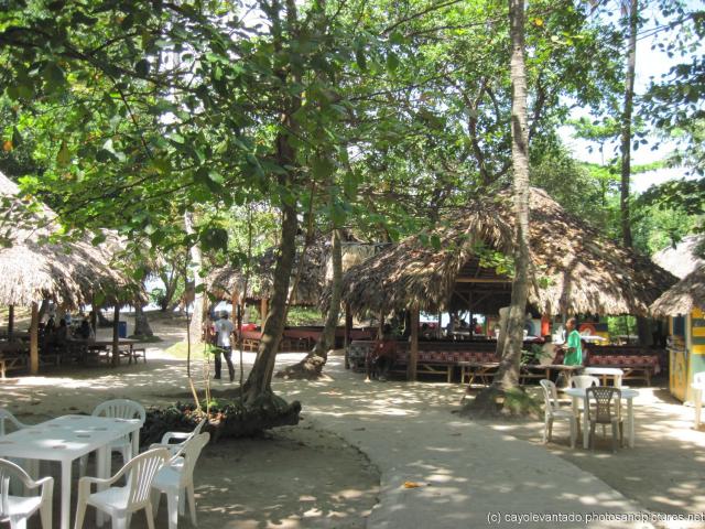 Food shacks at Cayo Levantado.jpg